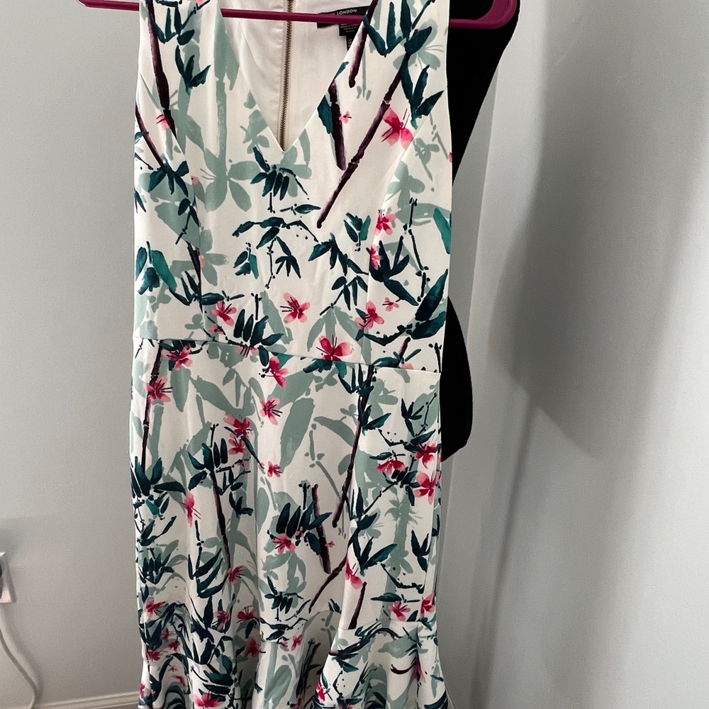 Maggy London White Cream Asymmetrical Sundress Sleeveless V-Neck